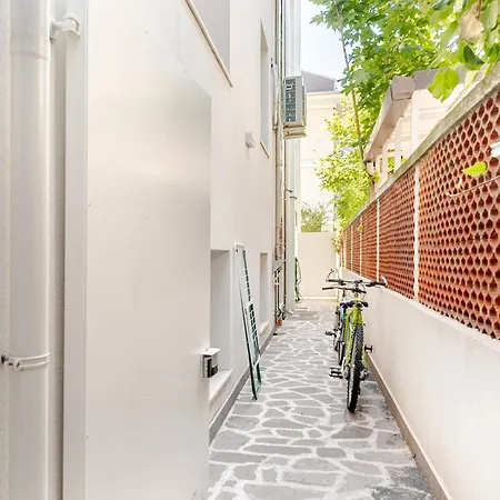 Exclusive E Depandance - Vle Dante - - Privacy Ed Enormi Spazi Nel Quartiere Piu Rinomato Apartmán *