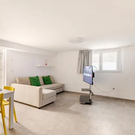 Apartmán Exclusive E Depandance - Vle Dante - - Privacy Ed Enormi Spazi Nel Quartiere Piu Rinomato *