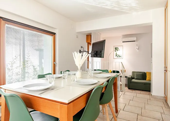 Exclusive E Depandance - Vle Dante - - Privacy Ed Enormi Spazi Nel Quartiere Piu Rinomato