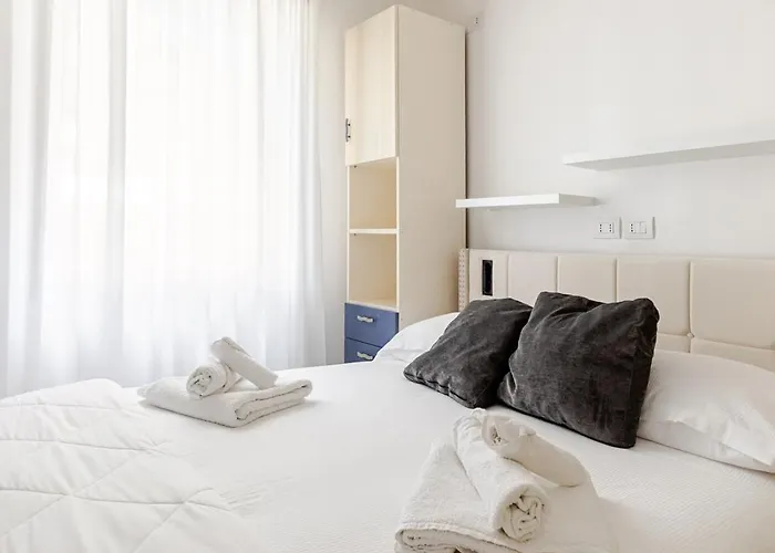 Exclusive E Depandance - Vle Dante - - Privacy Ed Enormi Spazi Nel Quartiere Piu Rinomato Lägenhet Riccione