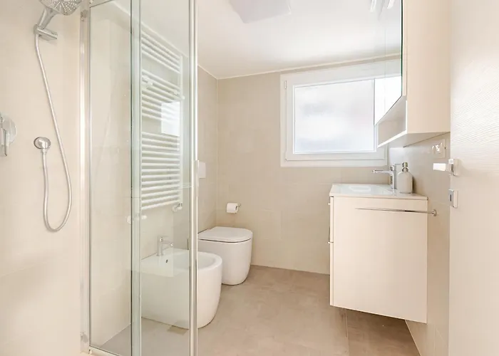 Exclusive E Depandance - Vle Dante - - Privacy Ed Enormi Spazi Nel Quartiere Piu Rinomato Riccione