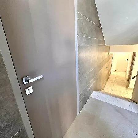 Apartment Vle Dante Riccione-Lusso In Centro-Doppio Living Room-2 Camere Matrimoniali Kingsize-Doppia Cucina Professionale-3 Bagni Completi-2 Parcheggi Gratuiti In Garage-250Mt Dal Mare *
