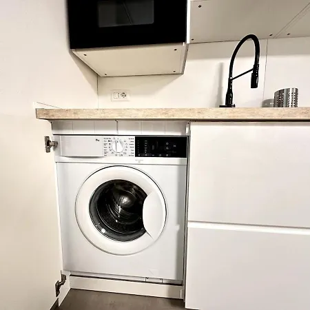 Apartment Vle Dante Riccione-Lusso In Centro-Doppio Living Room-2 Camere Matrimoniali Kingsize-Doppia Cucina Professionale-3 Bagni Completi-2 Parcheggi Gratuiti In Garage-250Mt Dal Mare Riccione