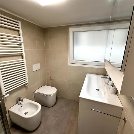 Apartment Vle Dante Riccione-Lusso In Centro-Doppio Living Room-2 Camere Matrimoniali Kingsize-Doppia Cucina Professionale-3 Bagni Completi-2 Parcheggi Gratuiti In Garage-250Mt Dal Mare *