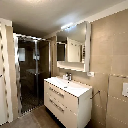 Apartment Vle Dante Riccione-Lusso In Centro-Doppio Living Room-2 Camere Matrimoniali Kingsize-Doppia Cucina Professionale-3 Bagni Completi-2 Parcheggi Gratuiti In Garage-250Mt Dal Mare *