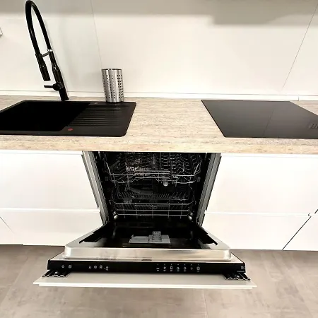 Vle Dante Riccione-Lusso In Centro-Doppio Living Room-2 Camere Matrimoniali Kingsize-Doppia Cucina Professionale-3 Bagni Completi-2 Parcheggi Gratuiti In Garage-250Mt Dal Mare Apartment *
