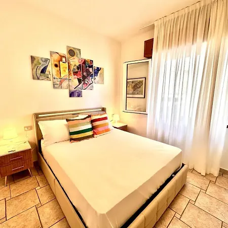 Vle Dante Riccione-Lusso In Centro-Doppio Living Room-2 Camere Matrimoniali Kingsize-Doppia Cucina Professionale-3 Bagni Completi-2 Parcheggi Gratuiti In Garage-250Mt Dal Mare *
