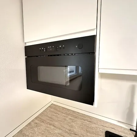 Vle Dante Riccione-Lusso In Centro-Doppio Living Room-2 Camere Matrimoniali Kingsize-Doppia Cucina Professionale-3 Bagni Completi-2 Parcheggi Gratuiti In Garage-250Mt Dal Mare * Riccione