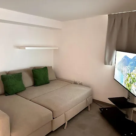 Vle Dante Riccione-Lusso In Centro-Doppio Living Room-2 Camere Matrimoniali Kingsize-Doppia Cucina Professionale-3 Bagni Completi-2 Parcheggi Gratuiti In Garage-250Mt Dal Mare