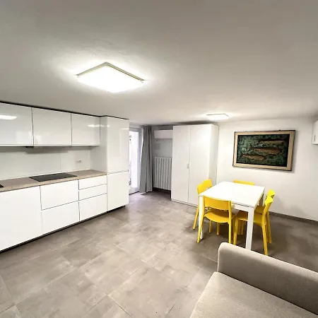 Vle Dante Riccione-Lusso In Centro-Doppio Living Room-2 Camere Matrimoniali Kingsize-Doppia Cucina Professionale-3 Bagni Completi-2 Parcheggi Gratuiti In Garage-250Mt Dal Mare Apartment Riccione