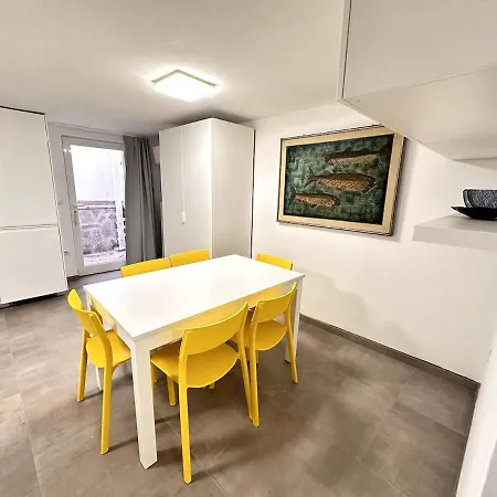 Vle Dante Riccione-Lusso In Centro-Doppio Living Room-2 Camere Matrimoniali Kingsize-Doppia Cucina Professionale-3 Bagni Completi-2 Parcheggi Gratuiti In Garage-250Mt Dal Mare * Riccione