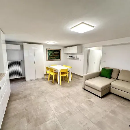 Apartment Exclusive - Vle Dante - - Privacy Ed Enormi Spazi Nel Quartiere Piu Rinomato *