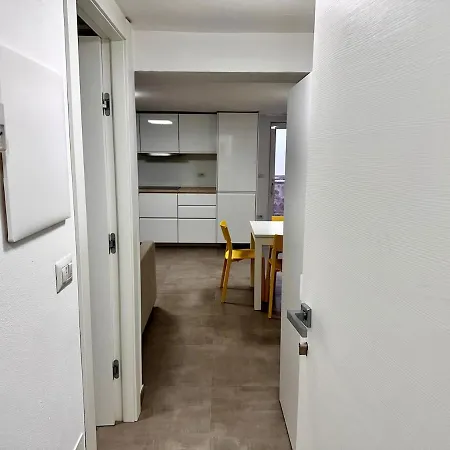Vle Dante Riccione-Lusso In Centro-Doppio Living Room-2 Camere Matrimoniali Kingsize-Doppia Cucina Professionale-3 Bagni Completi-2 Parcheggi Gratuiti In Garage-250Mt Dal Mare *