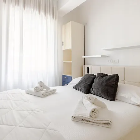 Exclusive E Depandance - Vle Dante - - Privacy Ed Enormi Spazi Nel Quartiere Piu Rinomato Appartement Riccione