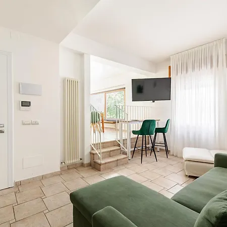 Exclusive E Depandance - Vle Dante - - Privacy Ed Enormi Spazi Nel Quartiere Piu Rinomato 리치오네