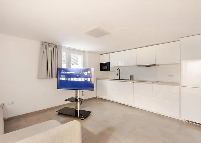 Exclusive E Depandance - Vle Dante - - Privacy Ed Enormi Spazi Nel Quartiere Piu Rinomato