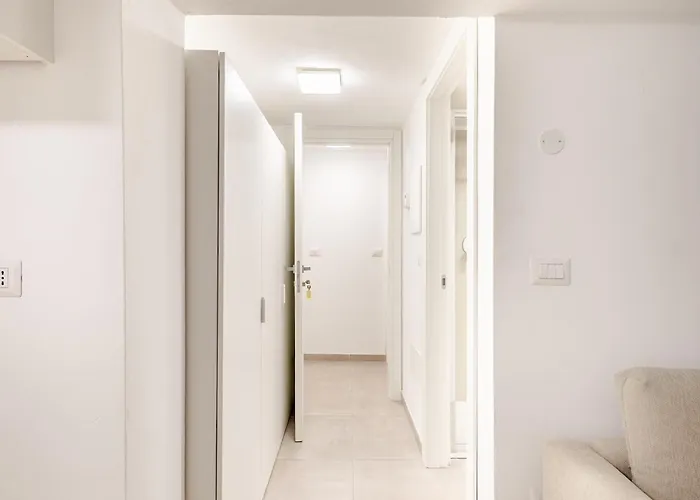Exclusive E Depandance - Vle Dante - - Privacy Ed Enormi Spazi Nel Quartiere Piu Rinomato *